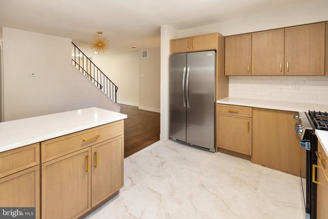 116 LAUREBA AVE, Stratford, NJ 08084