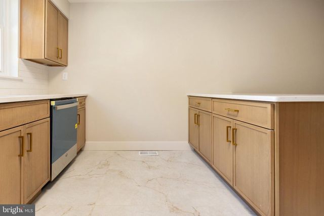 116 LAUREBA AVE, Stratford, NJ 08084