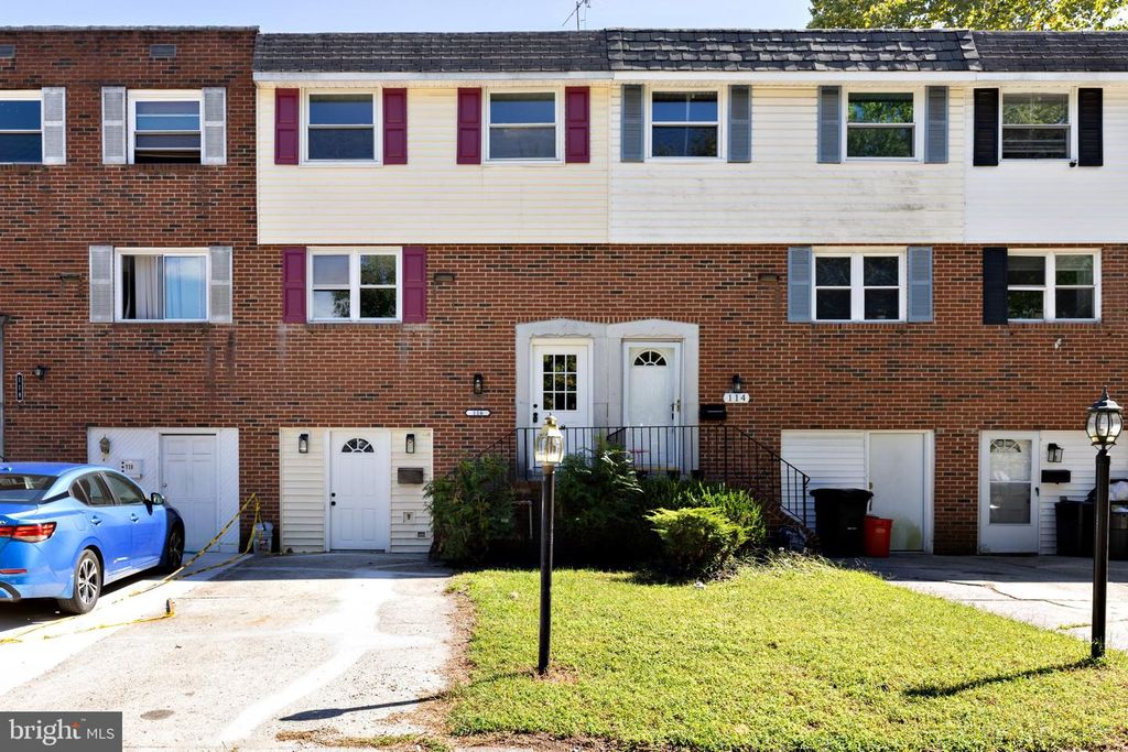 116 LAUREBA AVE, Stratford, NJ 08084