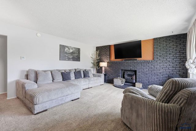1206 WOODLAWN DR, Rapid City, SD 57701