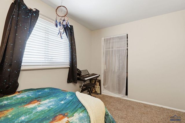 1206 WOODLAWN DR, Rapid City, SD 57701