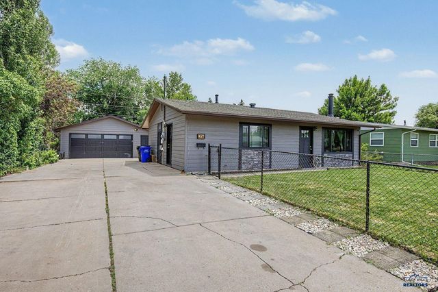 1206 WOODLAWN DR, Rapid City, SD 57701