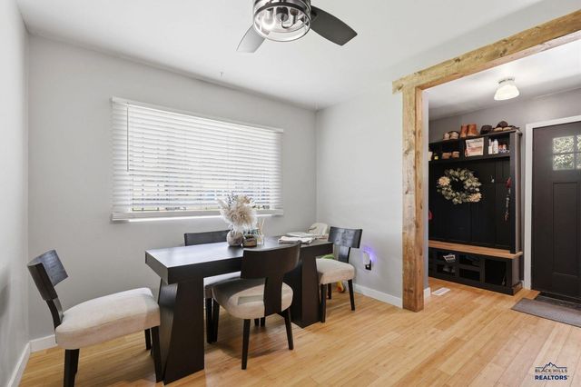1206 WOODLAWN DR, Rapid City, SD 57701