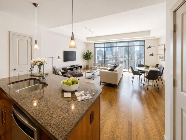 1400 Mckinney Street 2205, Houston, TX 77010