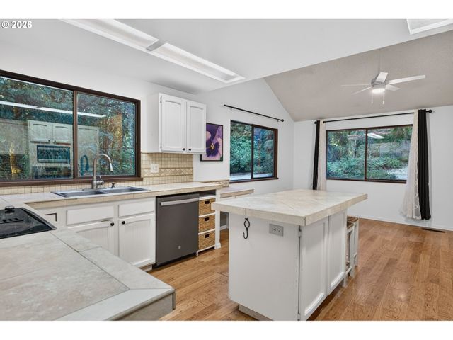 25800 Sw REIN Rd, Sherwood, OR 97140