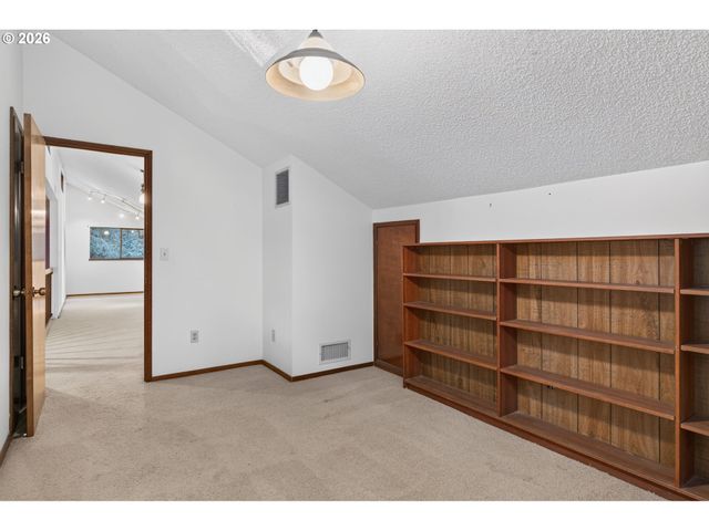 25800 Sw REIN Rd, Sherwood, OR 97140