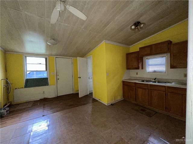 911 Curtis Street, Harlingen, TX 78550