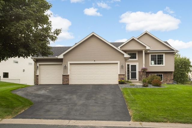 19824 Embers Avenue, Farmington, MN 55024