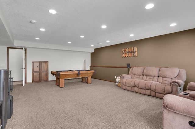 19824 Embers Avenue, Farmington, MN 55024