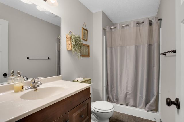 19824 Embers Avenue, Farmington, MN 55024