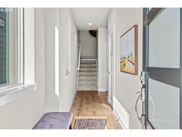 12923 Nw RAMONA Ln, Portland, OR 97229