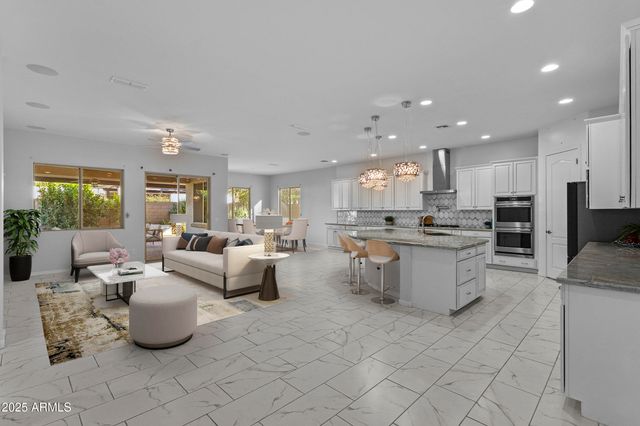 9390 W PARKSIDE Lane, Peoria, AZ 85383