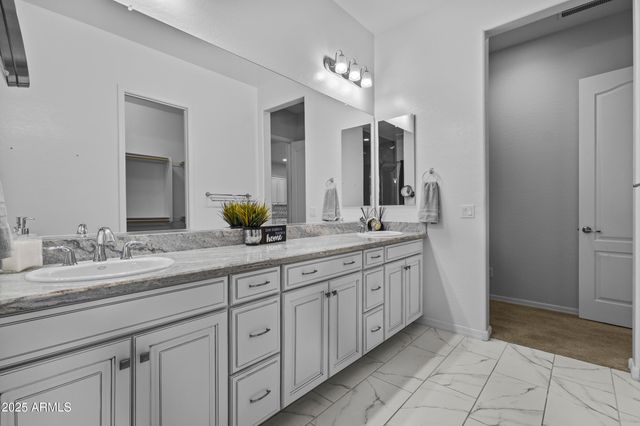 9390 W PARKSIDE Lane, Peoria, AZ 85383