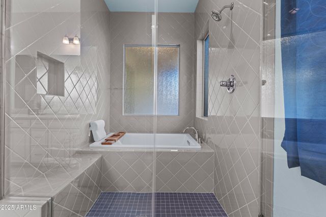 9390 W PARKSIDE Lane, Peoria, AZ 85383