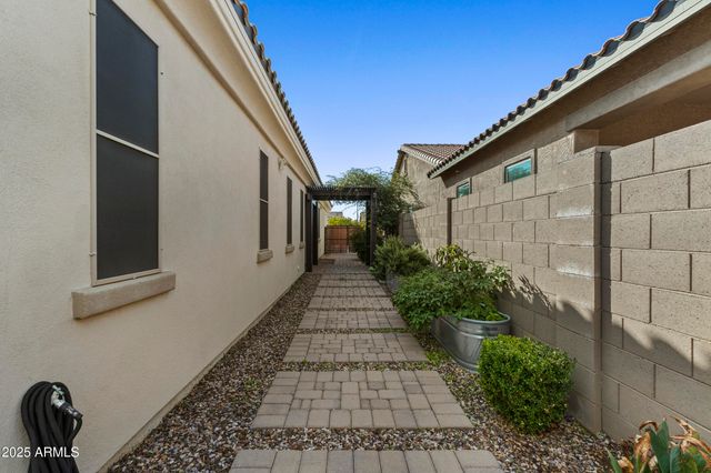 9390 W PARKSIDE Lane, Peoria, AZ 85383