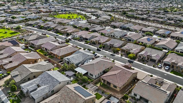 9390 W PARKSIDE Lane, Peoria, AZ 85383