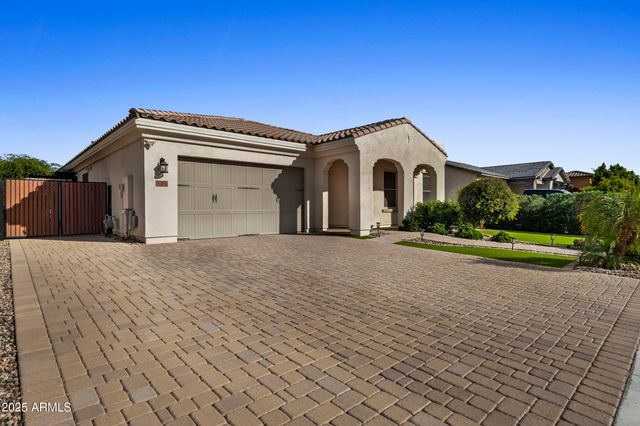 9390 W PARKSIDE Lane, Peoria, AZ 85383