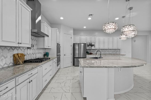 9390 W PARKSIDE Lane, Peoria, AZ 85383