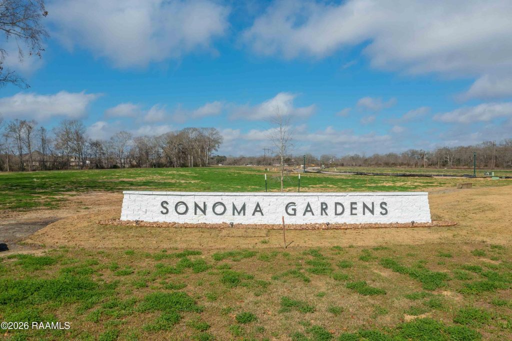 102 Castle Vine Way, Lafayette, LA 70508