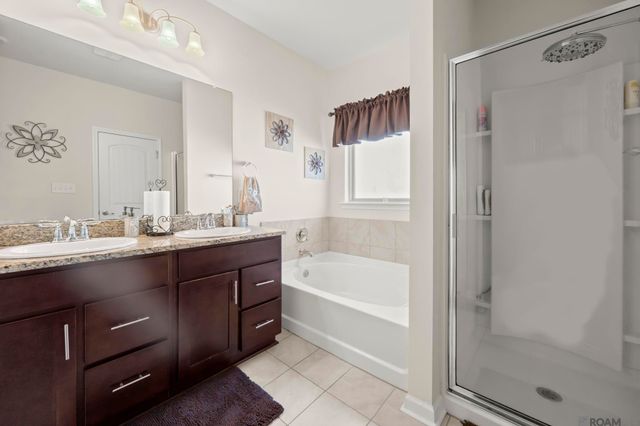 21326 Hayfield Dr, Zachary, LA 70791