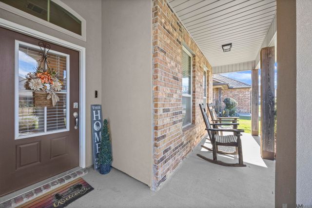 21326 Hayfield Dr, Zachary, LA 70791