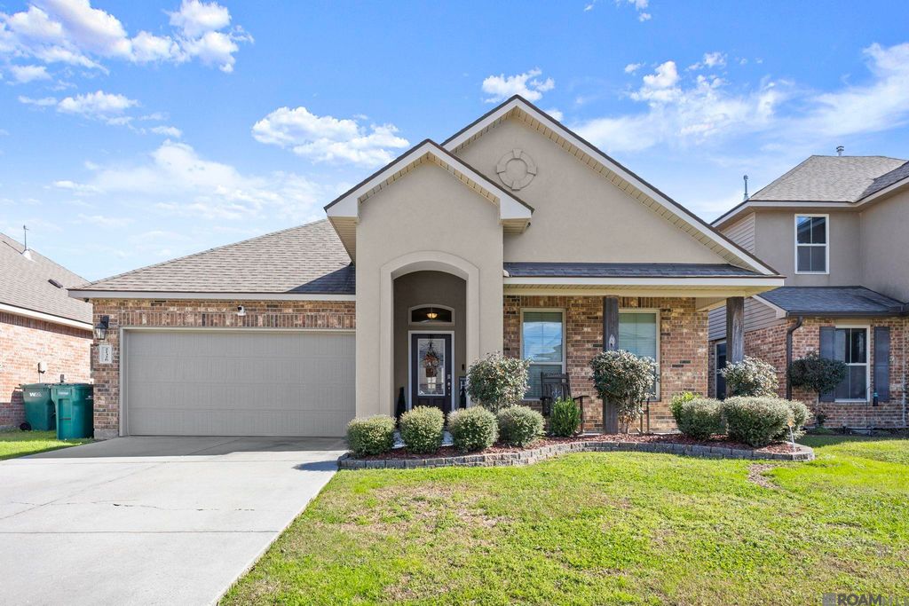 21326 Hayfield Dr, Zachary, LA 70791