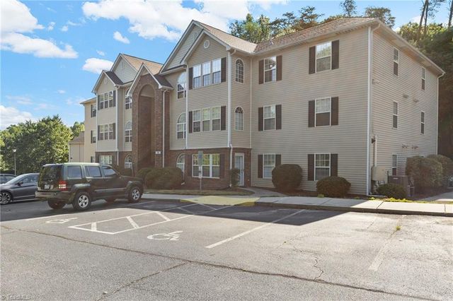 633 Ivy Glen Drive, Winston-salem, NC 27127