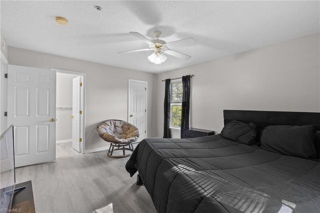 633 Ivy Glen Drive, Winston-salem, NC 27127
