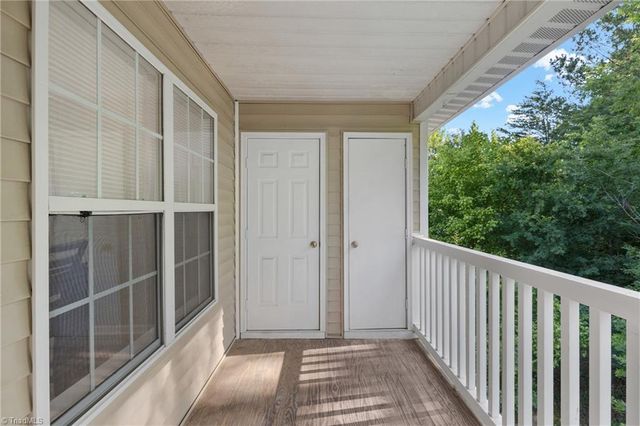 633 Ivy Glen Drive, Winston-salem, NC 27127