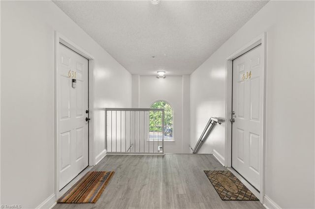 633 Ivy Glen Drive, Winston-salem, NC 27127