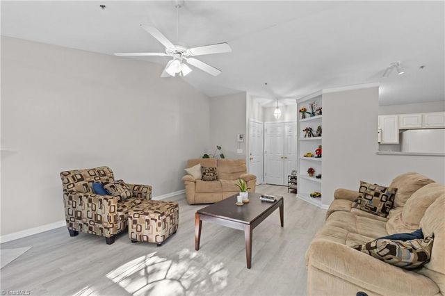 633 Ivy Glen Drive, Winston-salem, NC 27127