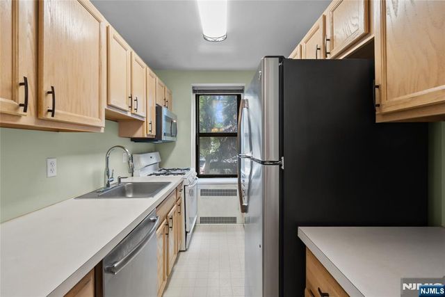 100 Prospect Avenue 1O, Hackensack, NJ 07601
