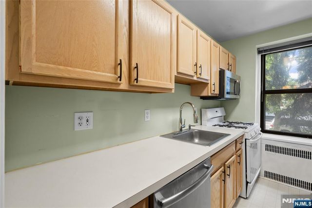 100 Prospect Avenue 1O, Hackensack, NJ 07601