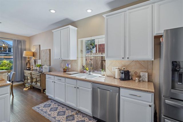 4512 Waverly Canyon Lane, League City, TX 77573