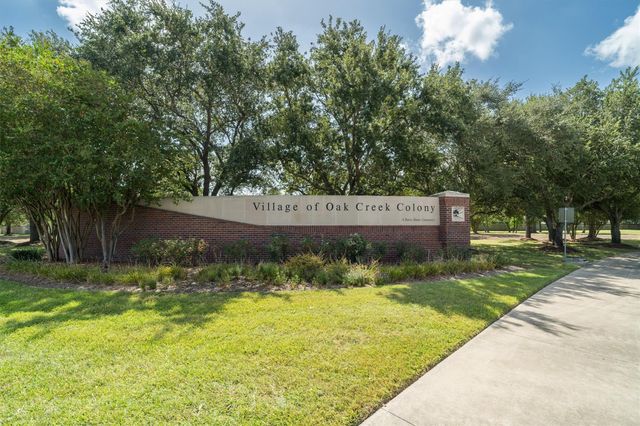 4512 Waverly Canyon Lane, League City, TX 77573