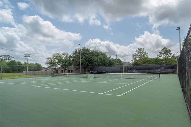 4512 Waverly Canyon Lane, League City, TX 77573