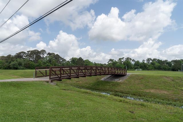 4512 Waverly Canyon Lane, League City, TX 77573