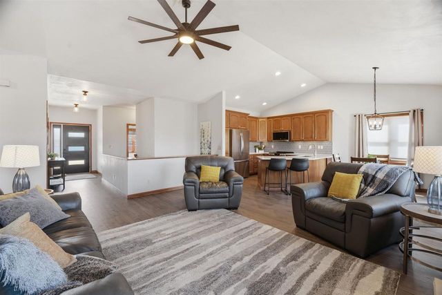 N9581 HARTFORD LANE, Appleton, WI 54915