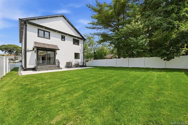 24 Surrey Lane, Valley Stream, NY 11580