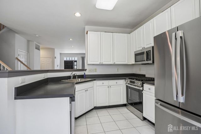 5 Schlottfeld Lane, Parlin, NJ 08859