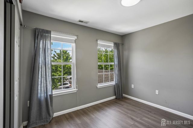 5 Schlottfeld Lane, Parlin, NJ 08859