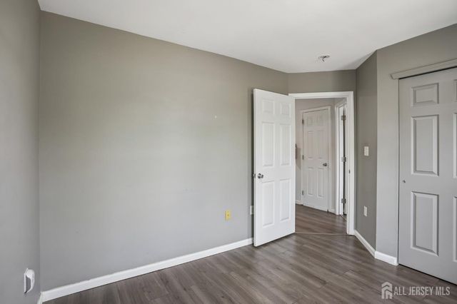5 Schlottfeld Lane, Parlin, NJ 08859