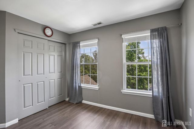 5 Schlottfeld Lane, Parlin, NJ 08859