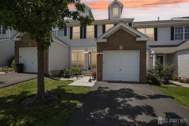5 Schlottfeld Lane, Parlin, NJ 08859
