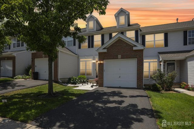 5 Schlottfeld Lane, Parlin, NJ 08859