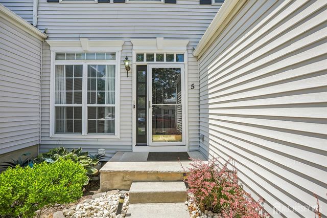 5 Schlottfeld Lane, Parlin, NJ 08859