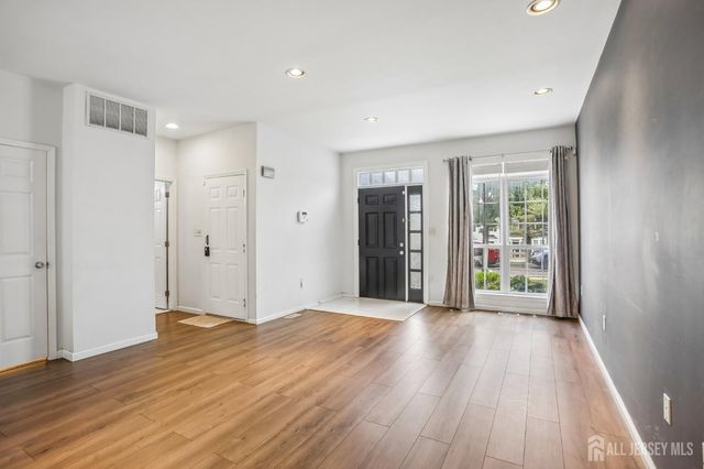 5 Schlottfeld Lane, Parlin, NJ 08859