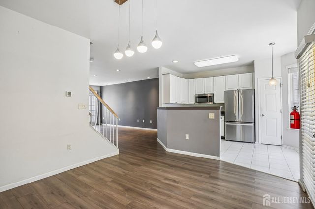 5 Schlottfeld Lane, Parlin, NJ 08859