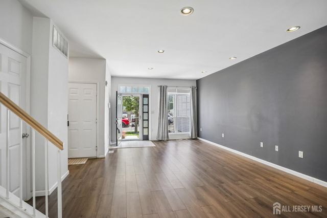 5 Schlottfeld Lane, Parlin, NJ 08859