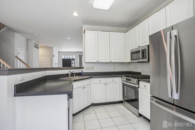 5 Schlottfeld Lane, Parlin, NJ 08859
